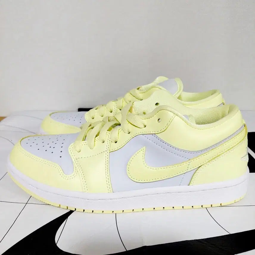 [BUNJANG] Nike Air Jordan 1 Low Women's Sneakers / 나이키 조던 1 로우  250 255mm  여성운동화 급처분합니다