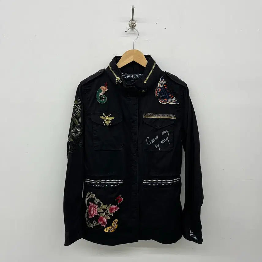 [BUNJANG] Desigual Vintage Black Embroidered Detail Military Jacket Women's L / 데시구알 빈티지 블랙 자수 디테일 밀리터리 자켓 여성L