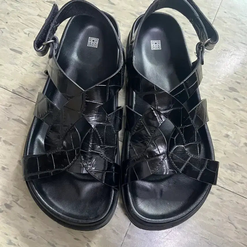 [BUNJANG] Totême Chunky Sandals Black Size 38 / 토템 청키 샌들 블랙 38