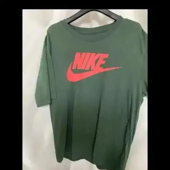 [BUNJANG] Nike Futura Big Logo T-Shirt Black/Fluorescent Pink XL / 나이키 퓨추라 빅로고 반팔티 블랙 형광핑크 XL
