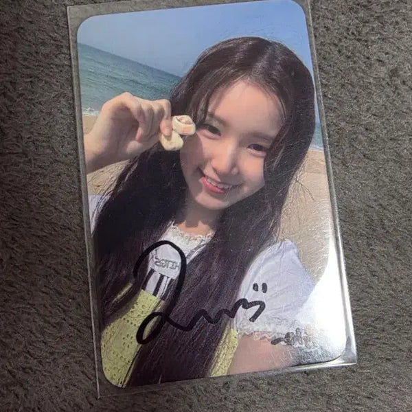 [BUNJANG] ITZY Yuna Signed Photocard / 힛지스 이유 사인 포카