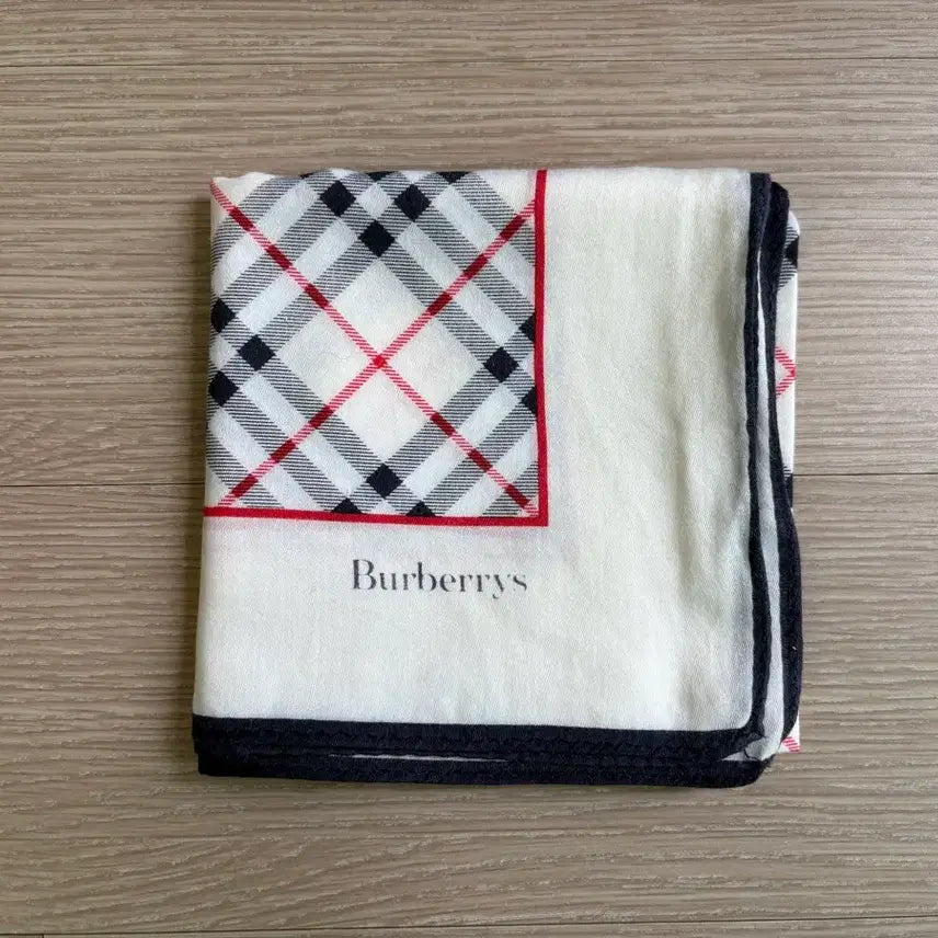 [BUNJANG] Burberry Petite Silk Scarf / 버버리 손수건 쁘띠~