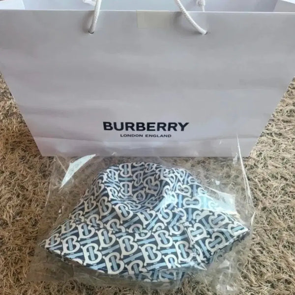 [BUNJANG] Burberry Hat (Authentic/New) / (정품/새제품) 버버리 모자