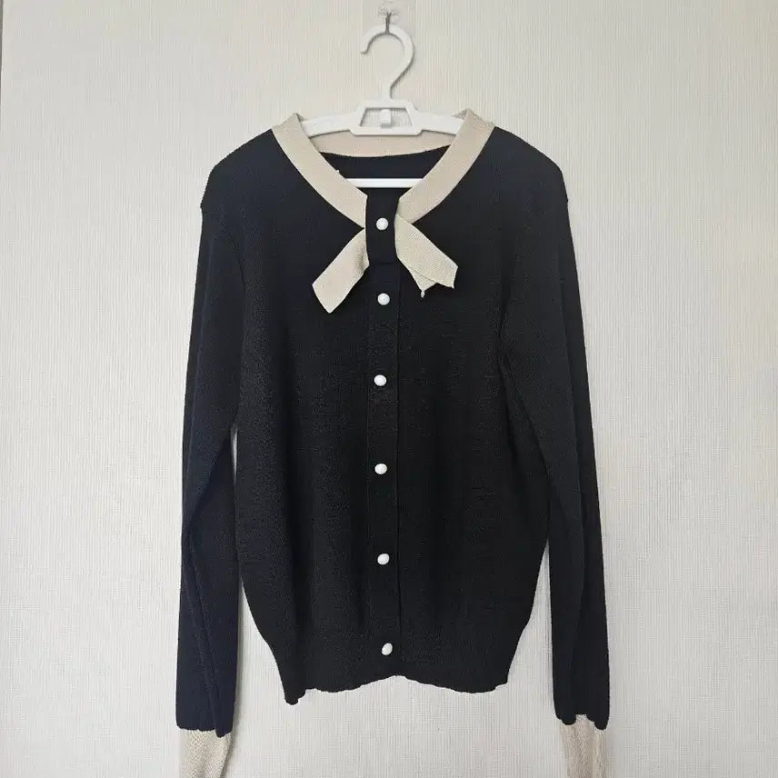 [BUNJANG] Black Beige Color-Block Ribbon Cardigan / 블랙 베이지 배색 리본 가디건