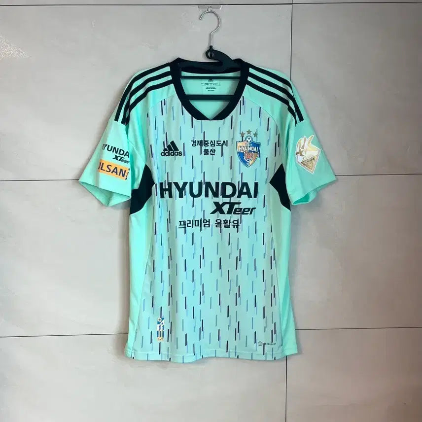 [BUNJANG] Ulsan Hyundai x Adidas 2023 Summer Special Kit Non-Marking Jersey [M] / 23시즌 울산 현대x아디다스 썸머 스페셜 킷 논 마킹 유니폼 [M]