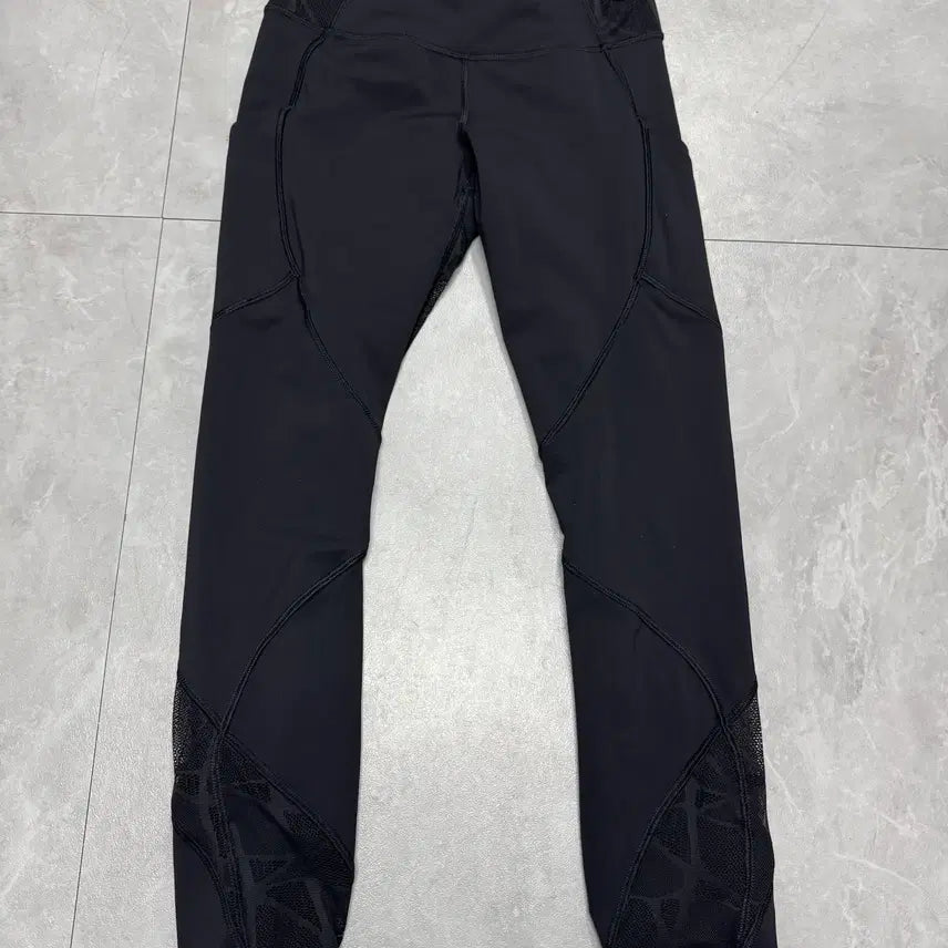 [BUNJANG] Lululemon 6 (95) Track Pants / 6 (95) 룰루레몬 lululemon