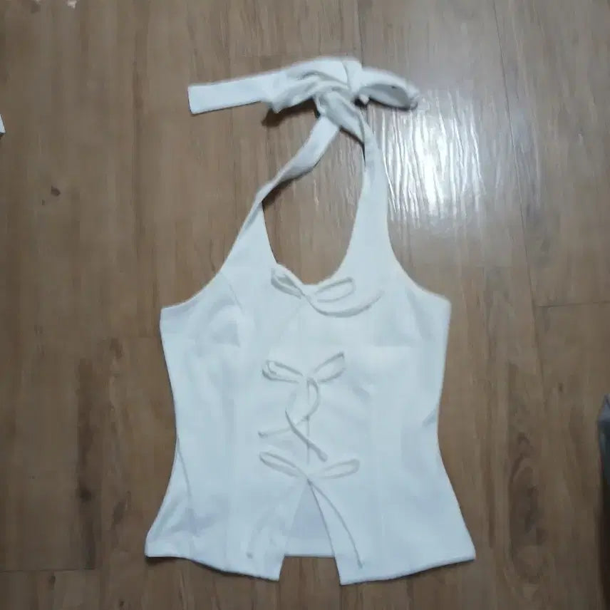 [BUNJANG] Ribbon Detail Halter Neck Tank Top (White, S) / 화이트 나시 끈 홀터넥 탑/s