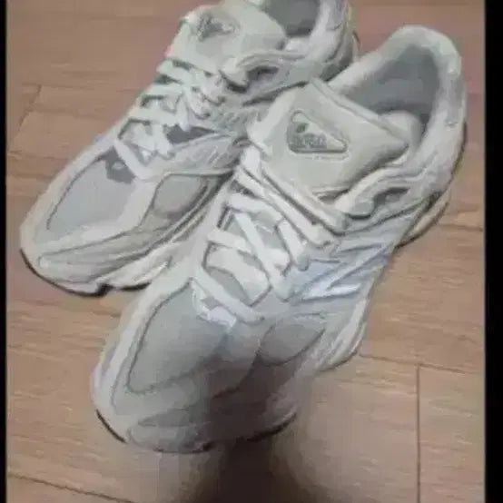[BUNJANG] New Balance 9060 Ivory Cream Sneakers 245 / 뉴발란스 9060 아이보리 크림 스니커즈 245