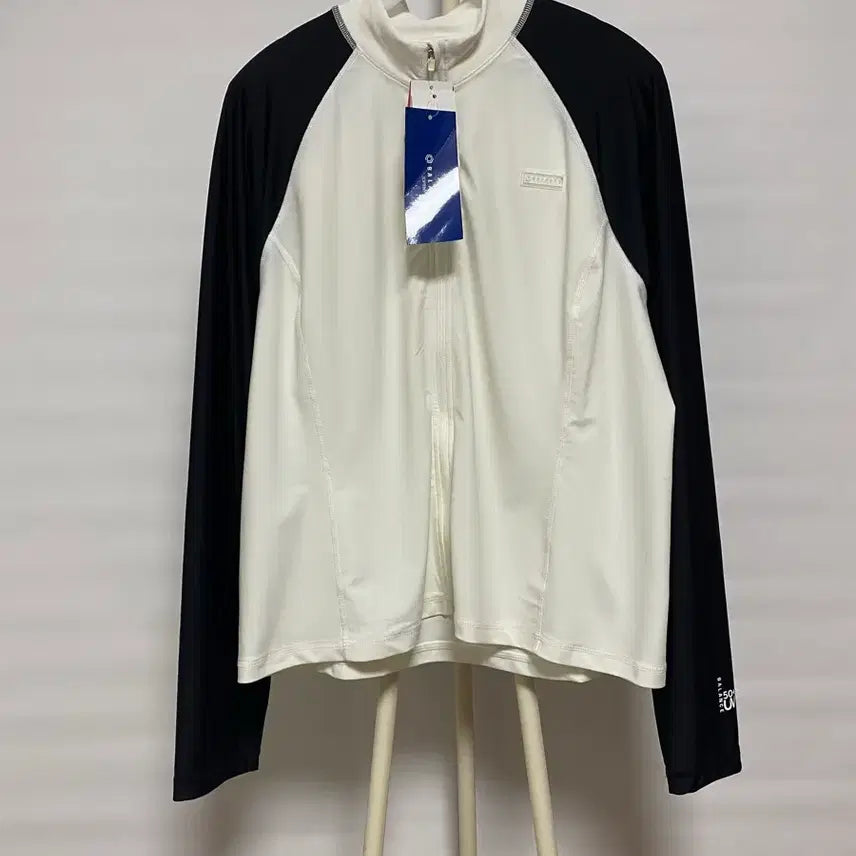 [BUNJANG] Top10 Women's Rash Guard White/Black 3XL / Top10 탑텐  여성 래쉬가드 (110)3XL 화이트/블랙 새상품