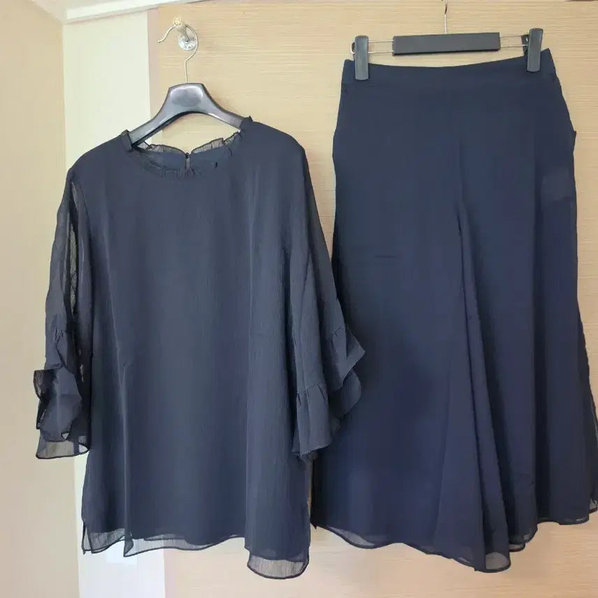 [BUNJANG] Anivvef Two-Piece Set Size 66 / 새상품) 아니베에프 투피스 66사이즈