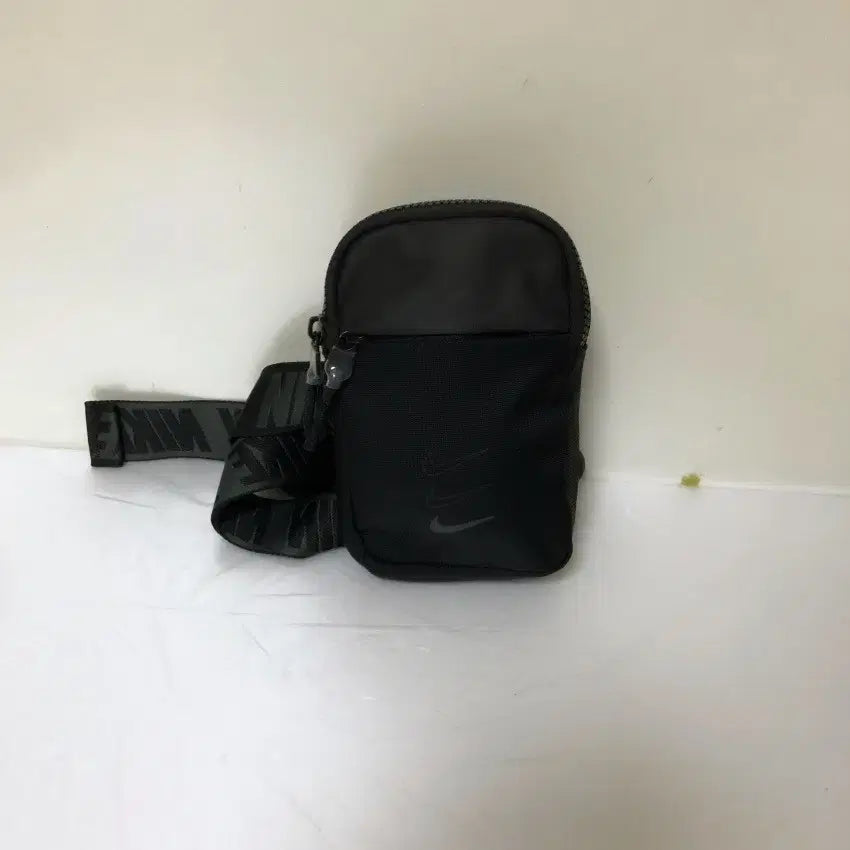 [BUNJANG] Nike Mini Crossbody Bag / 나이키 미니 크로스백@9906