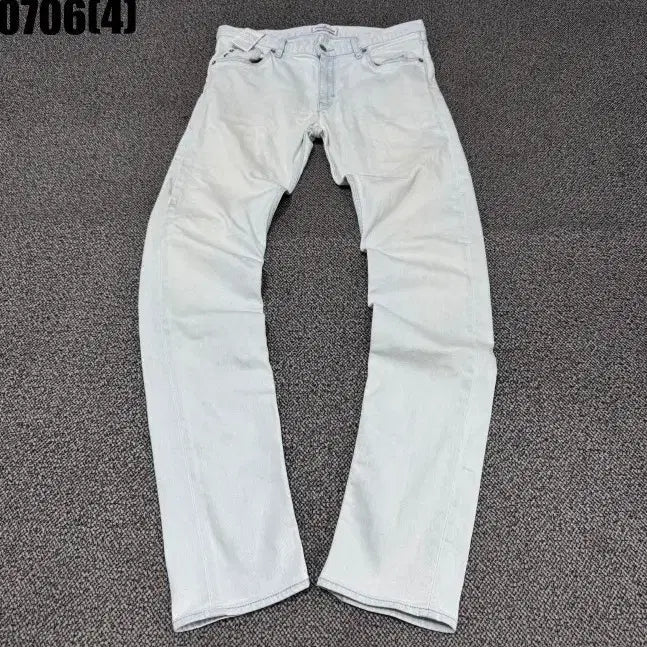 [BUNJANG] Stone Island Light Wash Straight Fit Jeans 0706 / 스톤아일랜드 연청 스트레이트 핏 청바지 0706