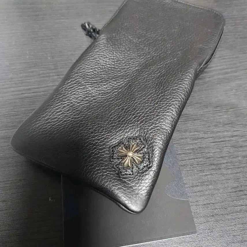 [BUNJANG] Chrome Hearts Silver Embellished Leather Glasses Case / 크롬하츠 안경 케이스 은장식 레더 파우치