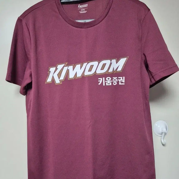 [BUNJANG] Kiwoom Heroes Lee Jung Hoo Authentic Jersey T-Shirt (Size 95) / 키움히어로즈 정품 티셔츠 95사이즈 이정후 선수 마킹 판매합니다