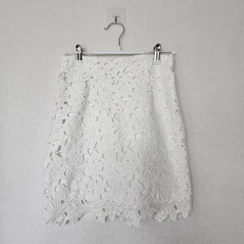 [BUNJANG] White Lace Flower Skirt / 화이트 레이스 플라워 스커트