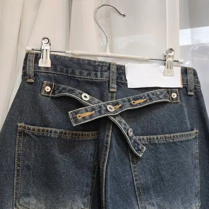 [BUNJANG] High-Waisted Wide-Leg Denim Pants with Back Buckle Detail / S,M 664 백버클 와이드 데님