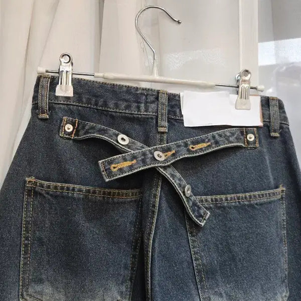 [BUNJANG] High-Waisted Wide-Leg Denim Pants with Back Buckle Detail / S,M 664 백버클 와이드 데님