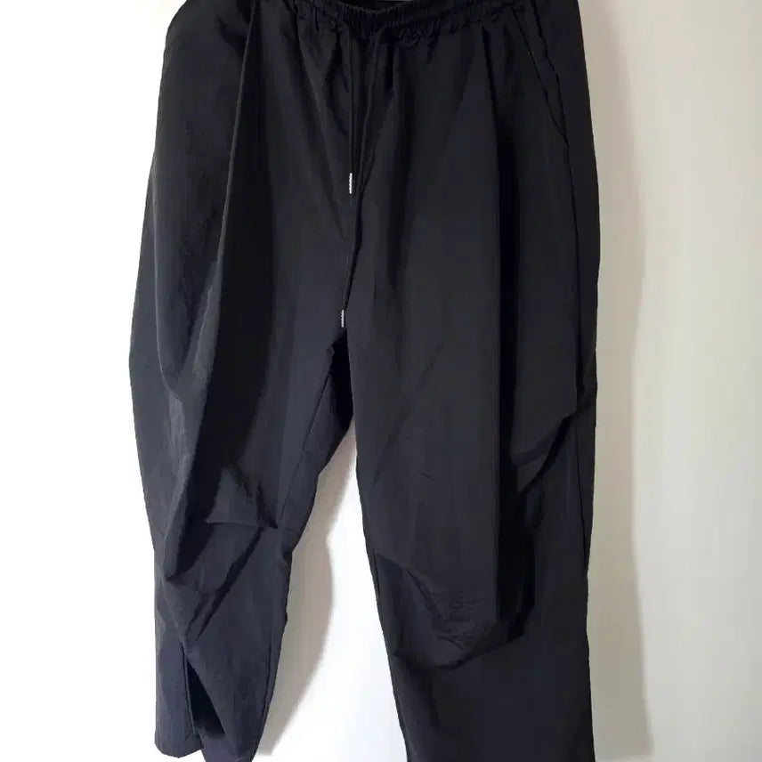 [BUNJANG] Men's Nylon Wide-Leg Banding Pants (Black & Charcoal) - Summer / 무배 1+1) 블랙 차콜 남자 여름 나일론 와이드 고무줄(밴딩) 바지