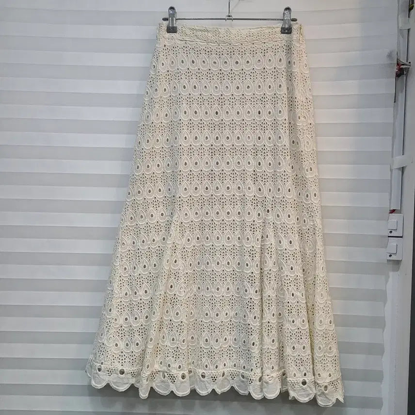 [BUNJANG] Punching Lace Long Skirt / 펀칭 롱스커트