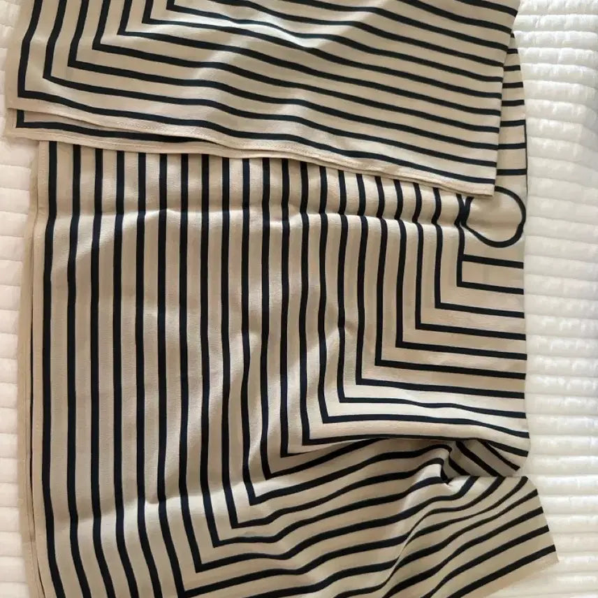 [BUNJANG] Totem Scarf Basic / 토템 스카프 기본