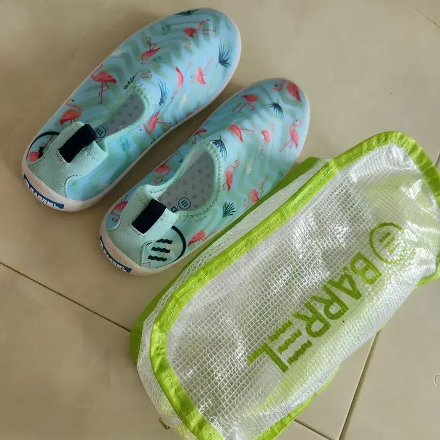 [BUNJANG] Barrel Flamingo Pattern Aqua Shoes / 배럴 아쿠아슈즈 플라밍고 패턴 220