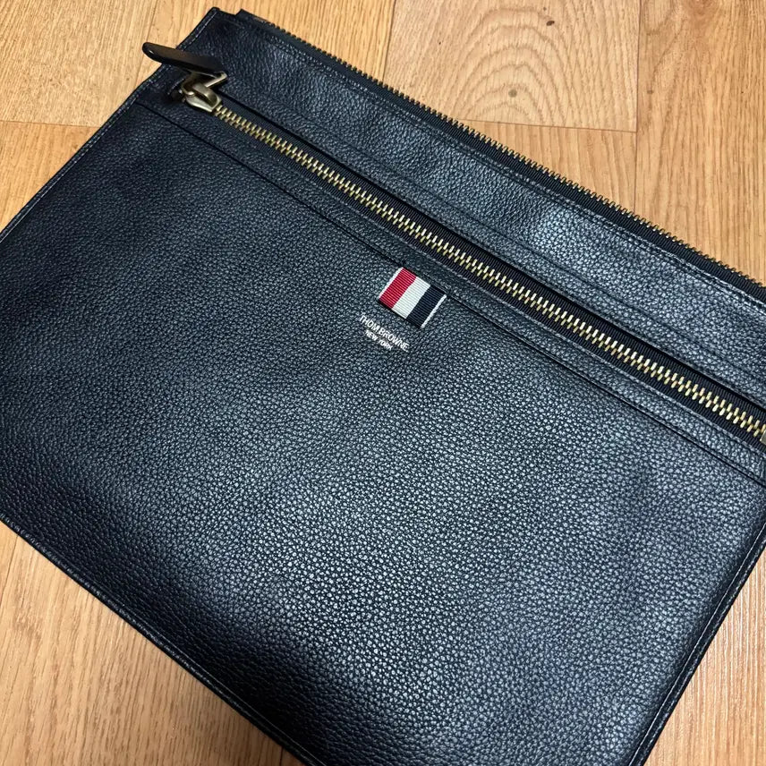 [BUNJANG] Thom Browne Pebble Grain Double Zipper Clutch Bag / 톰브라운 페블그레인 더블지퍼 클러치백 (정품)