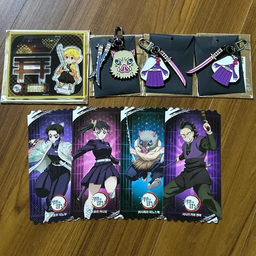 [BUNJANG] Demon Slayer Kamado Tanjiro Kanao Kanae Shinobu Mitsuri Sanemi Iguro Giyu Muichiro Inosuke Genya Zenitsu Nichirin Sword Keychain, Can Badge, Mini Acrylic Stand / 홍대 귀칼 팝업 교환 판매합니다! 일륜도 키링 캔뱃지 미니 아크릴 특전