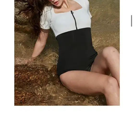 [BUNJANG] Reverve Square Neck Zip-Up Swimsuit / 레브레브 스퀘어넥 집업 수영복