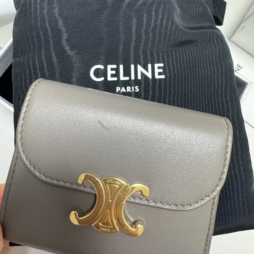 [BUNJANG] Celine Triomphe Cardholder Shiny Lambskin Pebble / 셀린느 트리오페 카드지갑 / 부드러운 샤이니 램스킨 / 페블