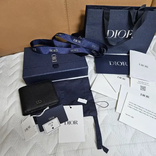 [BUNJANG] Dior CD Icon Bifold Wallet Black / 디올 CD 아이콘 반지갑 블랙