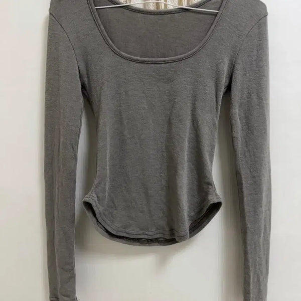 [BUNJANG] Our Cabinet Bella Slim Tee Gray / 아워캐비넷 bella slim tee