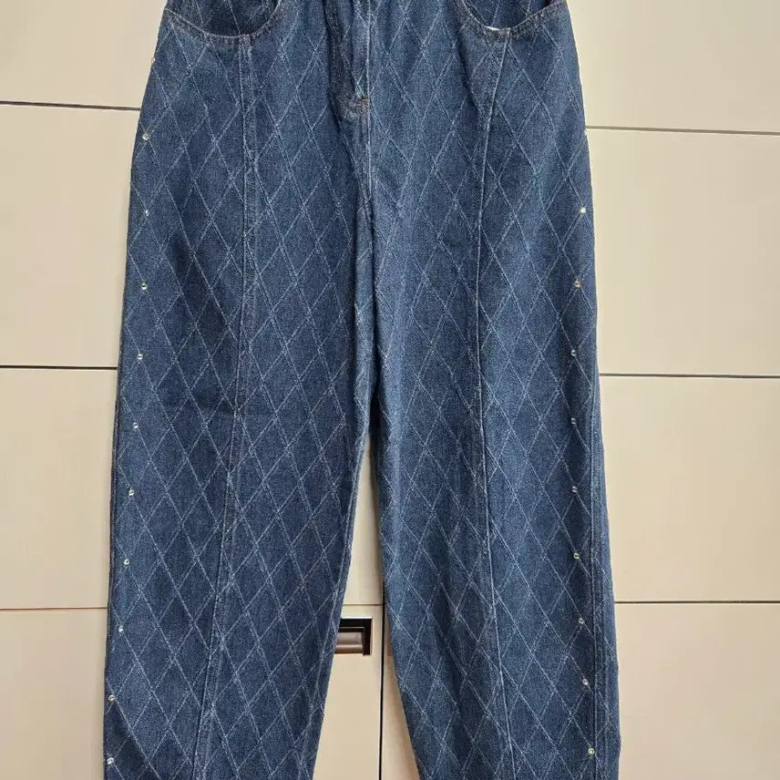 [BUNJANG] O'2nd (Ozcecon) Diamond Cubic Denim Pants / 오즈세컨 0'2nd 한섬 다이아몬드 무늬 큐빅 데님팬츠
