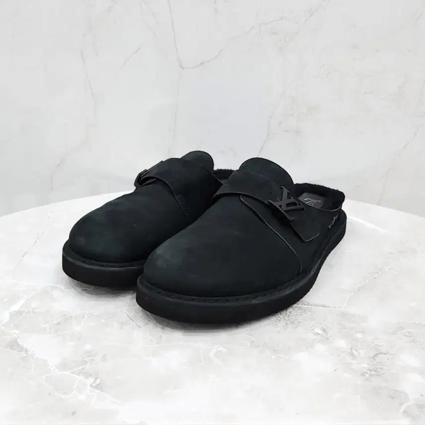 [BUNJANG] Louis Vuitton LV Shearling Ease Mule Size 11 / 11 / 루이비통 LV 시어링 이지 뮬 1ADDWK