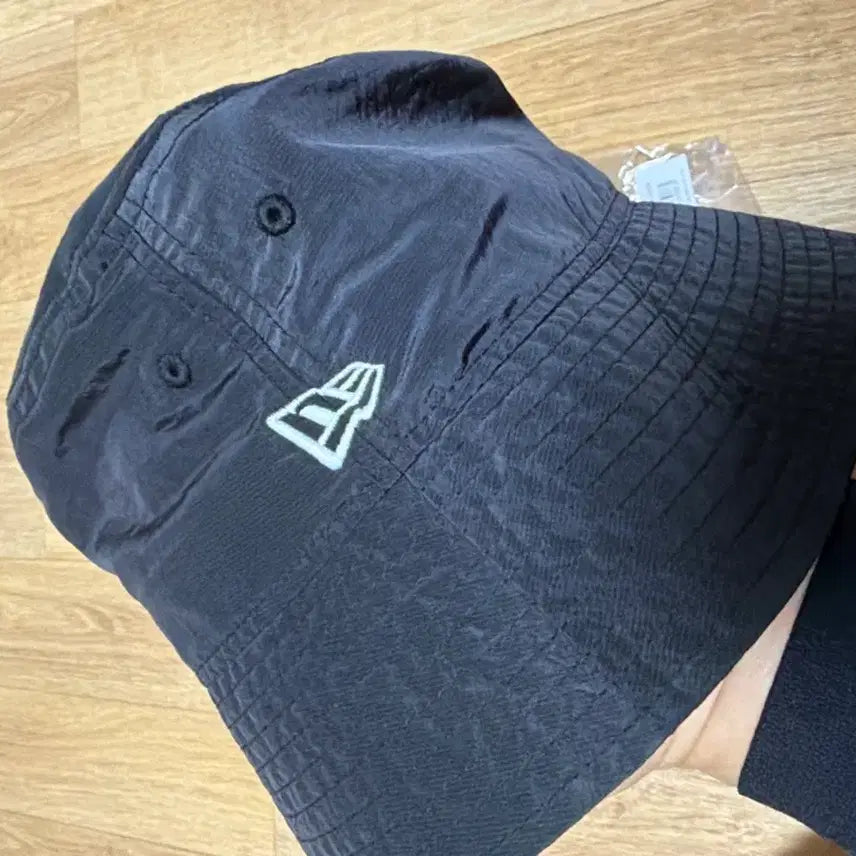[BUNJANG] New Era Nylon Metal Sailor Brim Bucket Hat (Black) / 뉴에라 나이론 메탈 세일러 브림 버킷 햇 (블랙) LXL