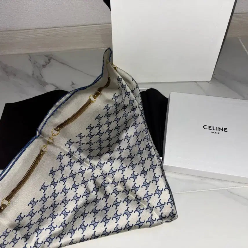 [BUNJANG] CELINE Heritage Silk Twill Scarf / [정품][새상품]셀린느(CELINE) 헤리티지 실크 트윌