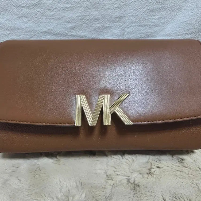 [BUNJANG] Michael Kors MK Logo Brown Leather Crossbody Bag / 마이클코어스 MK 로고 갈색 가죽 크로스백