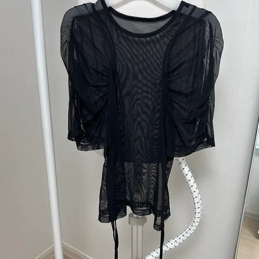 [BUNJANG] Mesh See-Through Layered T-Shirt / [미착용새상품] 메쉬 시스루 레이어드 티셔츠