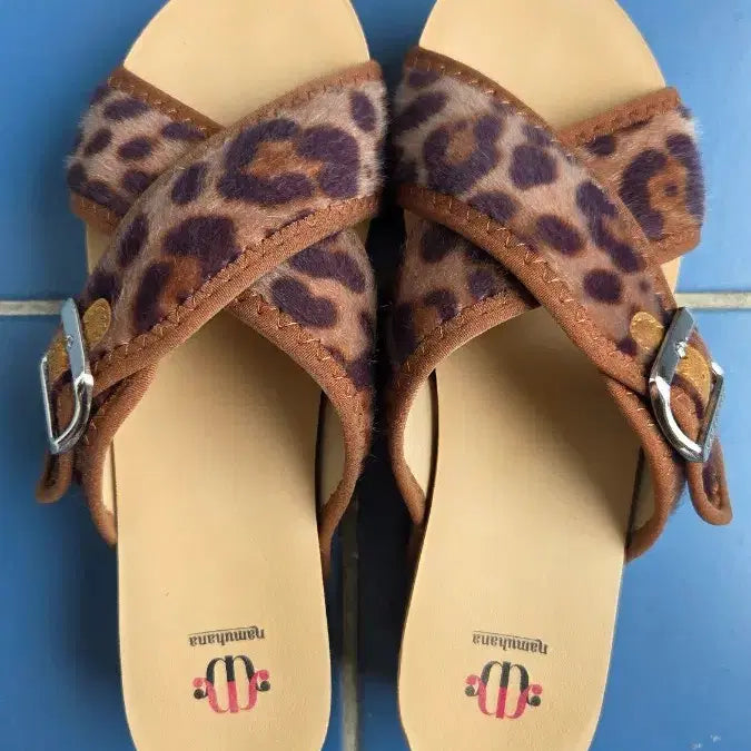 [BUNJANG] Namuhana Buckle Sandals Leopard Pattern / 나무하나 버클샌들
