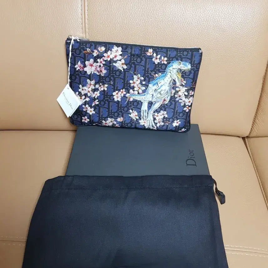 [BUNJANG] Dior Sorayama Clutch Bag / 디올 소라야마 클러치