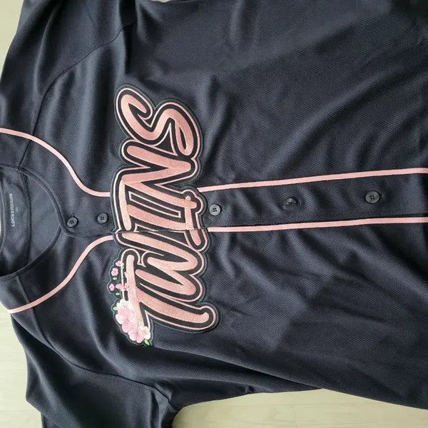 [BUNJANG] LG Twins Pink Blossom Nomarking Jersey Size 105 / 엘지트윈스 핑크블라썸 노마킹 유니폼 105