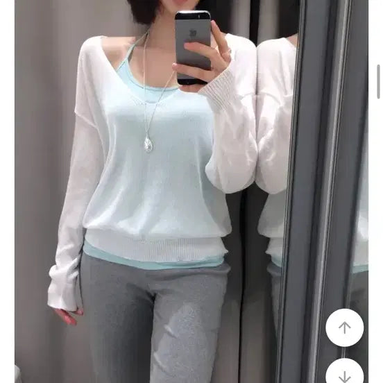 [BUNJANG] Avely V-Neck Oversized Layered See-Through Blouse / 에이블리 브이넥 오버핏 레이어드 시스루