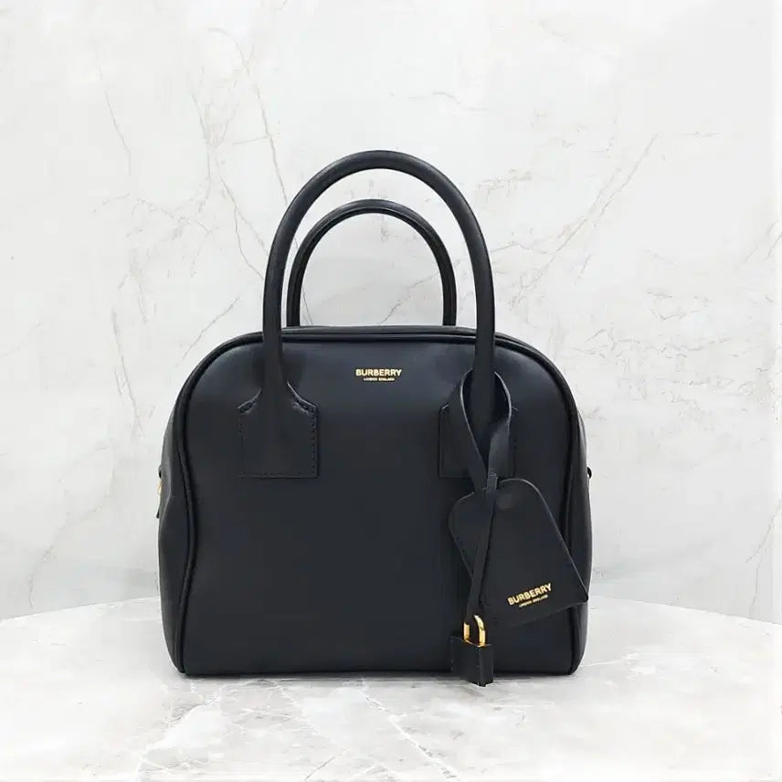 [BUNJANG] Burberry Leather Cube Bag Small 8015914 / 버버리 레더 큐브백 스몰 8015914