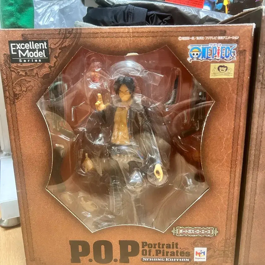 [BUNJANG] One Piece P.O.P Portgas D. Ace & Shanks Figure Set / 원피스 P.O.P 포트거스 D 에이스, 샹크스 피규어 세트