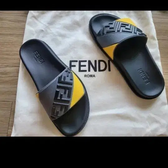 [BUNJANG] Fendi FF Logo Authentic Slippers / 펜디 FF로고 정품슬리퍼