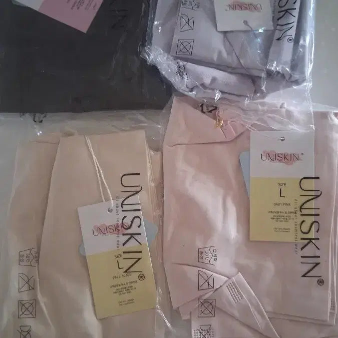 [BUNJANG] Uniskim Seamless 4-Piece Set (Black/Light Purple/Beige/Baby Pink) / 유니 스킨 기능성 심리스 4종 세트 (블랙/라이트퍼플/베이지/베이비핑크)