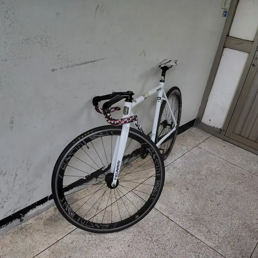 [BUNJANG] Tsunami White Complete Road Bike / 쓰나미 화이트
