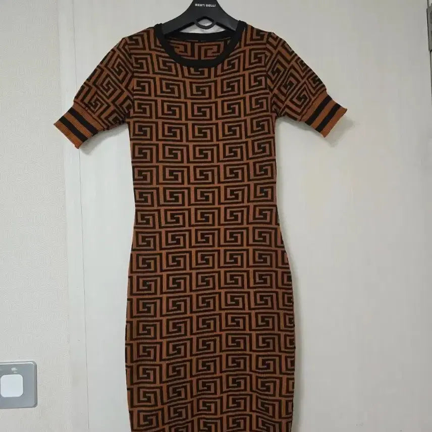 [BUNJANG] Imported Pattern Knit Long Dress (Free Size) / 새상품) 수입 패턴이쁜 니트롱원피스 44-66