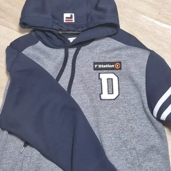 [BUNJANG] Doosan Bears Authentic FilA Hoodie 105 / 두산베어스 어센틱 후드티