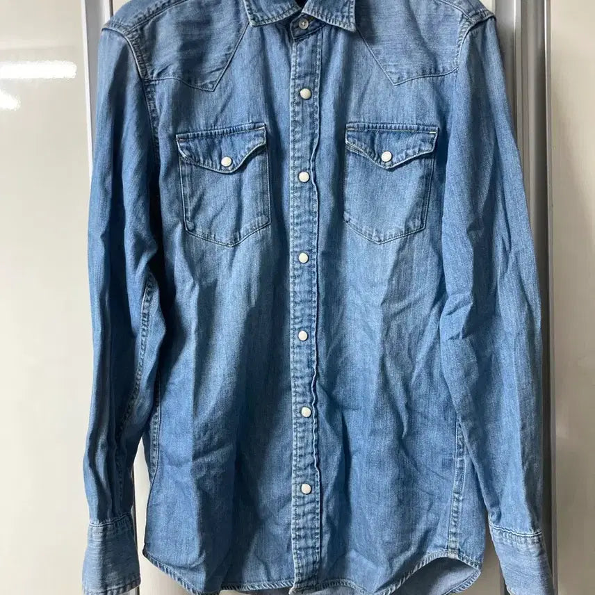 [BUNJANG] Uniqlo Denim Shirt Medium Blue S / 유니클로 데님 셔츠 중청 S