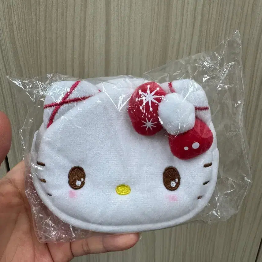 [BUNJANG] Sanrio Hello Kitty Christmas Keyring Pouch / 일본정품 헬로키티 크리스마스 키링 파우치 새상품
